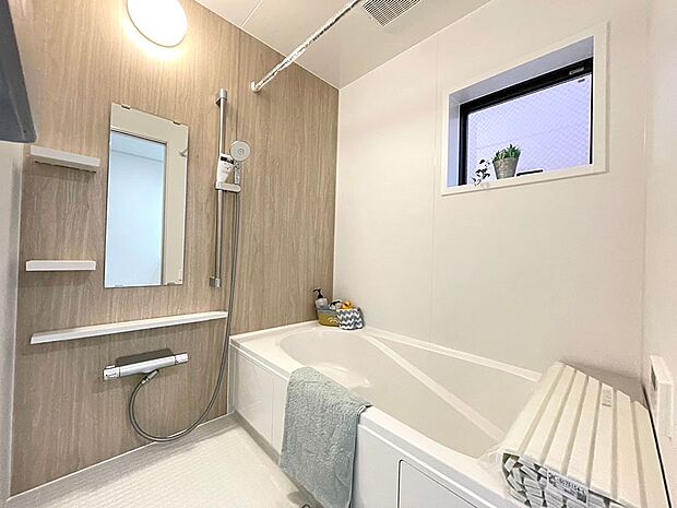 内装〜bathroom〜　  半身浴もゆっくり楽しめる広々浴室 