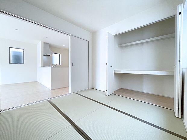 内装〜Japanese‐style room〜 お客様がいらした時、お子様の遊び場、寝室など和室があるのは嬉しいですね 