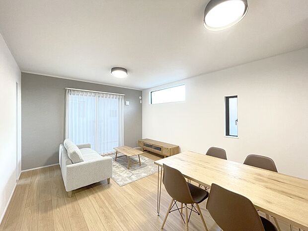 内装〜living room〜　 オープンでのびやかな空間を生み出す、こだわりの「広がり」と「ゆとり」 　Ｄ号棟