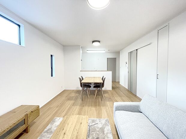 内装〜living room〜　 オープンでのびやかな空間を生み出す、こだわりの「広がり」と「ゆとり」 　Ｄ号棟