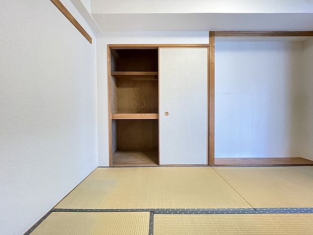 内装〜Japanese‐style room〜客間にしたり、お子様とお昼寝したり使い勝手のよい和室