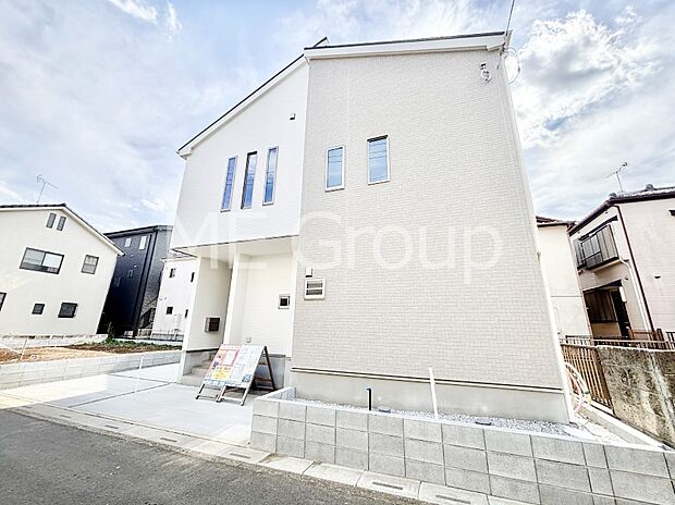 洗練された外観、上質な住空間が広がる室内は永く安心して過ごせる住居です。