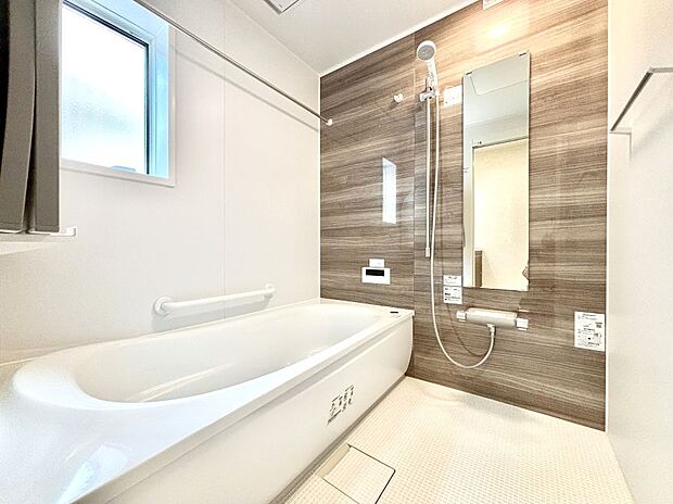 落ち着いた雰囲気でゆっくりお寛ぎいただけるバスルーム