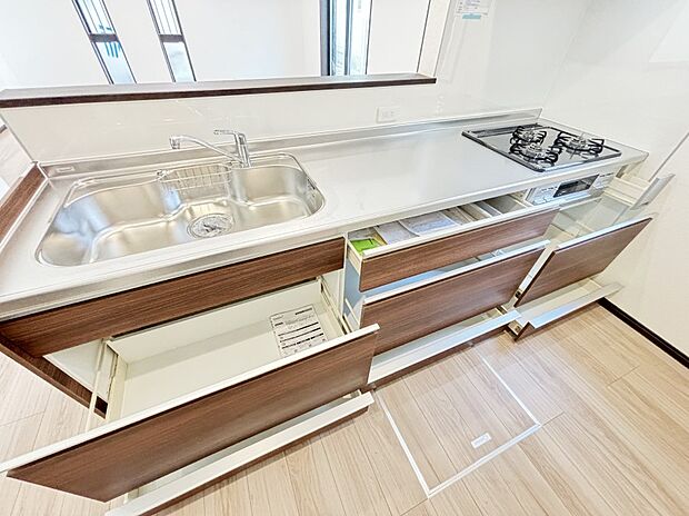 開閉スムーズなスライド収納