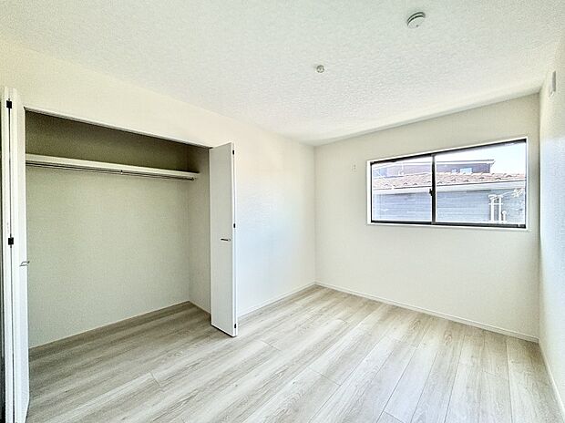 子供部屋にもおすすめな収納スペースたっぷりの居室