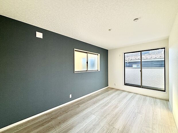 明るいバルコニーサイドに洋室を設置。目覚めの良い寝室に。