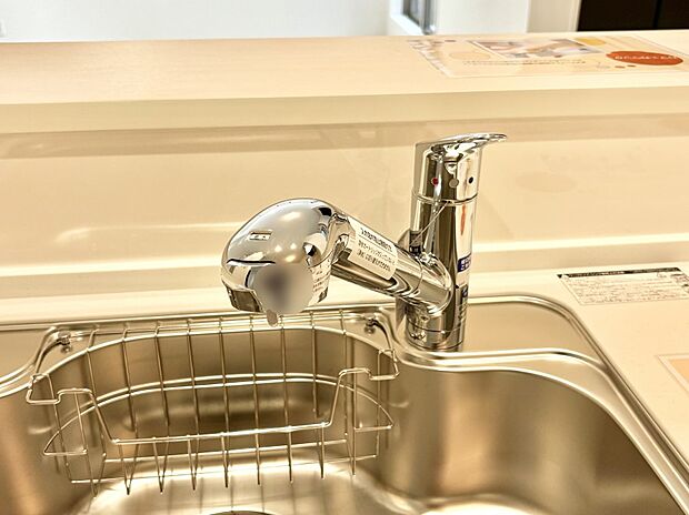 いつでも清潔なおいしいお水を。一つの水栓で水道水と浄水を使い分け。