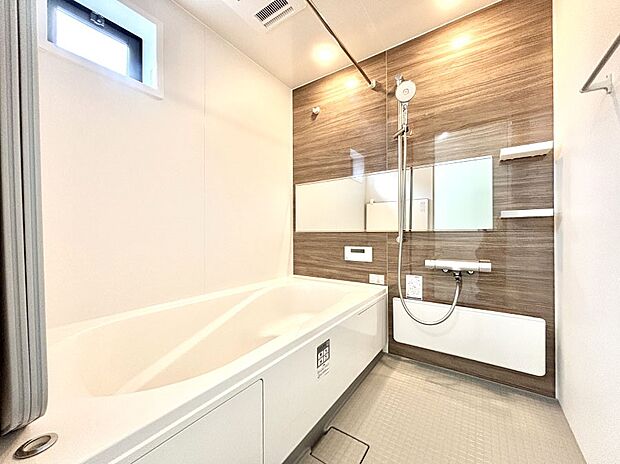 落ち着いた雰囲気でゆっくりお寛ぎいただけるバスルーム