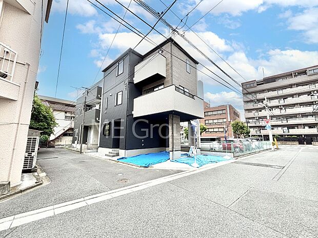 前面道路はきちんと整備されています