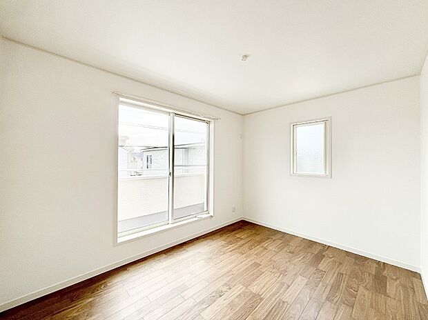 日当たりのいいお部屋は気持ちがいいですね。