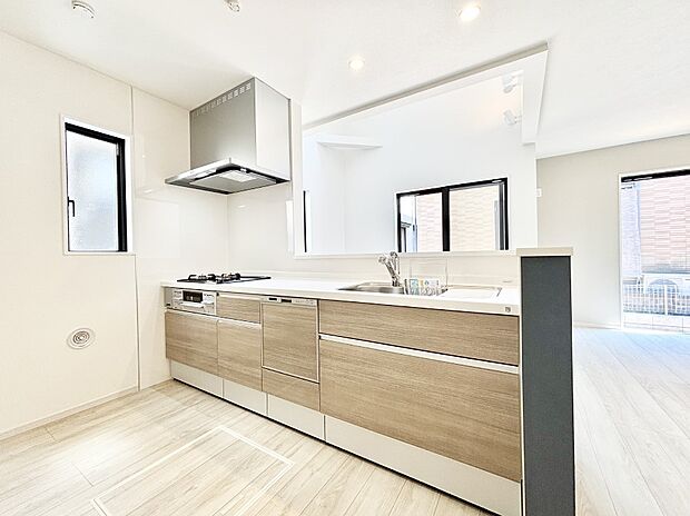 料理をしながらご家族との会話を楽しめる対面カウンターキッチン