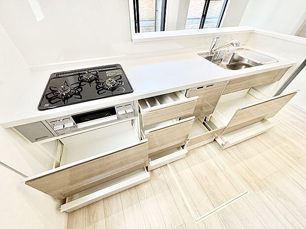 使いやすさを優先したスライド式収納タイプ!