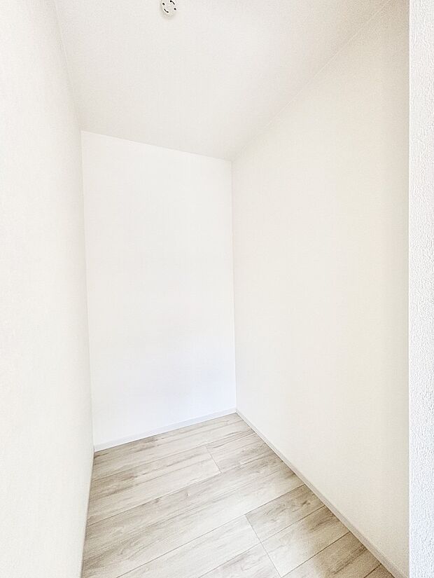 ウォークインクローゼットの活用で生活空間スッキリ