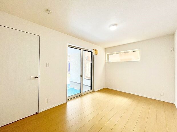 使いやすい形でベットや家具の置き方にも困ることもありません。 