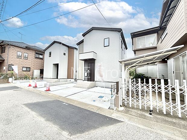 前面道路はきちんと整備されています