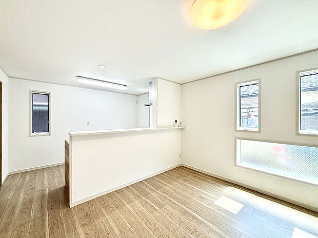 料理をしながらでもご家族との会話を楽しめる対面キッチン