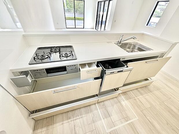 スライド式収納なので上からの出し入れが可能!腰をかがめずに楽々!