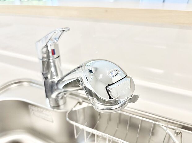 いつでも清潔なおいしいお水を。一つの水栓で水道水と浄水を使い分け。