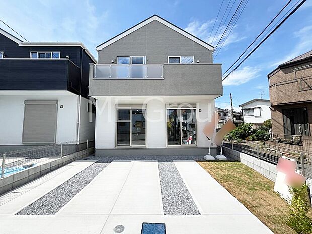 洗練された外観、上質な住空間が広がる室内は永く安心して過ごせる住居です。