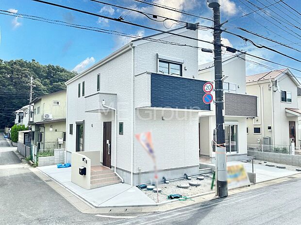 たっぷりの陽光と心地よい風が舞い込む住まい