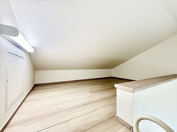 収納便利なロフト付きで、お部屋もスッキリ