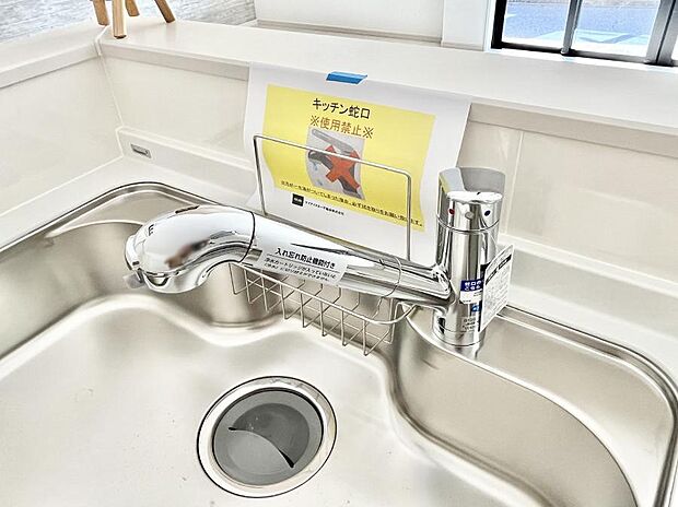 いつでも清潔なおいしいお水を。一つの水栓で水道水と浄水を使い分け。