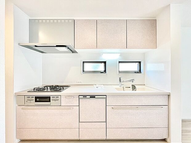 毎日使うキッチンだから、使いやすさ＆お手入れのしやすさにこだわりました。  