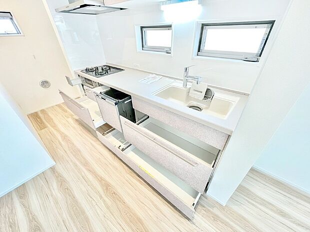 使いやすさを優先したスライド式収納タイプ！