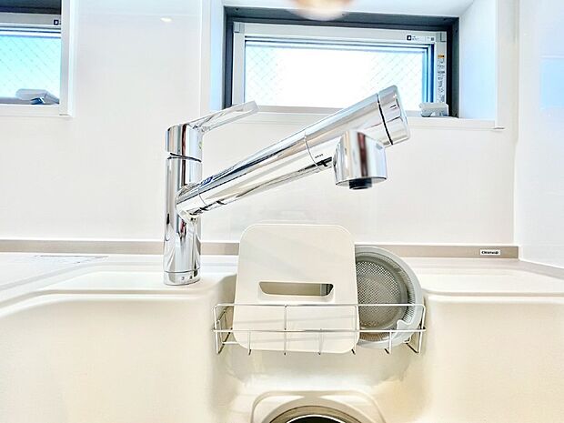 いつでも清潔なおいしいお水を。一つの水栓で水道水と浄水を使い分け。