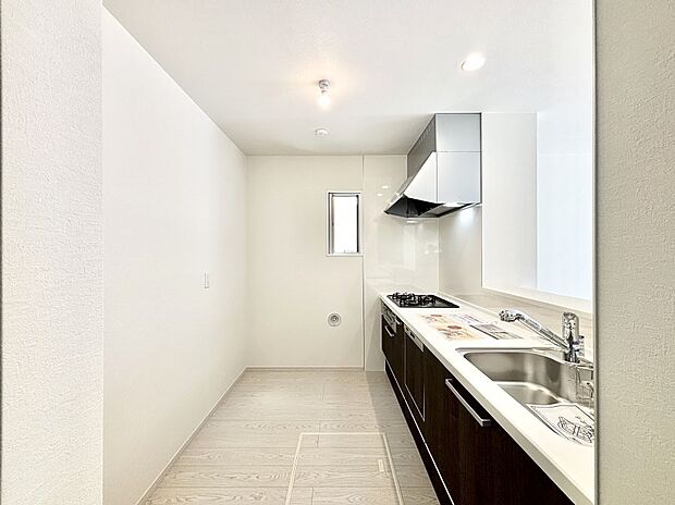 ゆとりあるキッチンではご家族と楽しくお料理ができます。