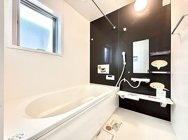 落ち着いた雰囲気でゆっくりお寛ぎいただけるバスルーム