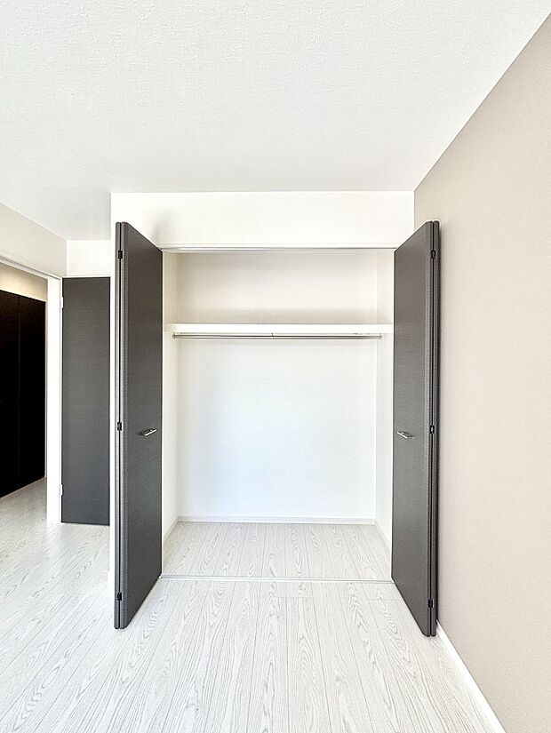 たっぷりの収納スペースで快適に暮らせそう 