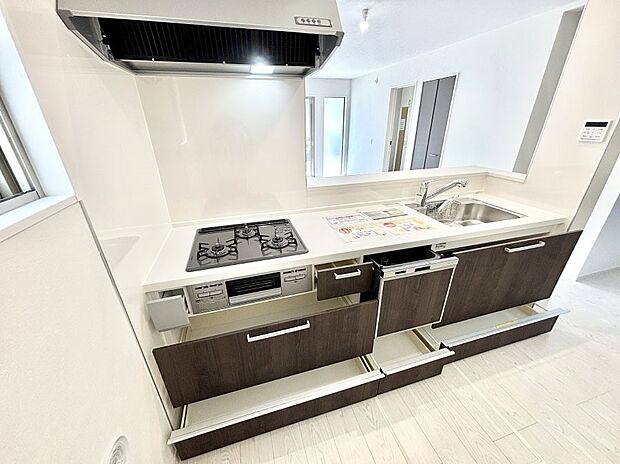 使いやすさを優先したスライド式収納タイプ!