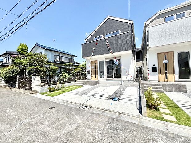 前面道路はきちんと整備されています