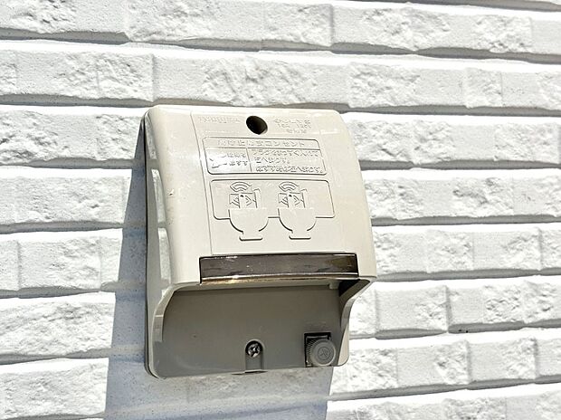 シンプルデザインのポスト。