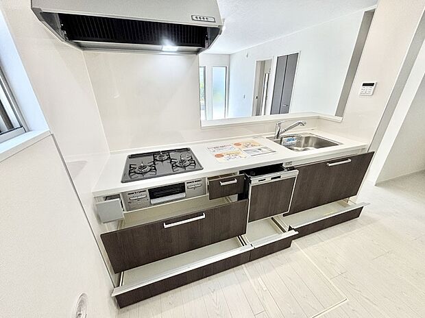 使いやすさを優先したスライド式収納タイプ！