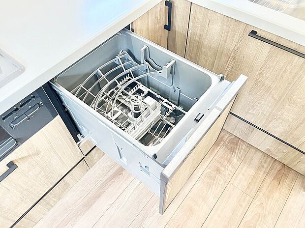 面倒なお片づけは食洗機にお任せ！家事の負担が減って、時間にも気持ちにもゆとりができます。