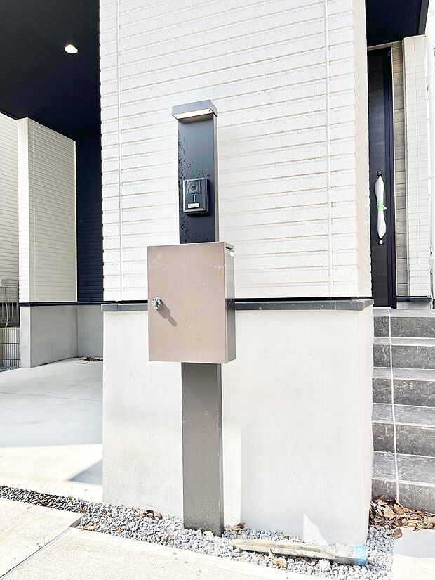 表札・インターホン・ポストをひとつに集約