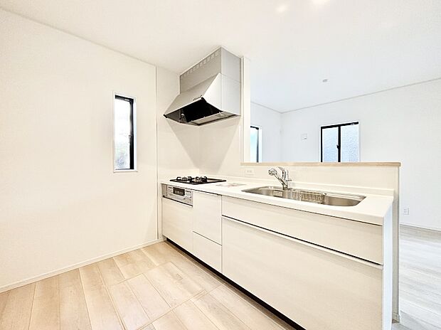 リビングで遊ぶお子様を見守りながらお料理ができる対面キッチン