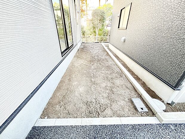 ちょっとしたスペースを設けることによって敷地にゆとりが生まれます