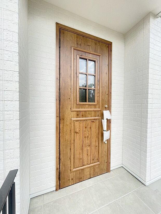 大切な家族、来客を出迎える玄関。