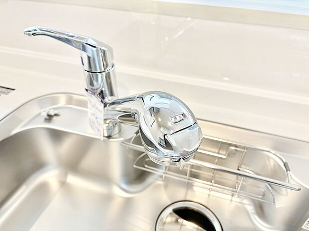 いつでも清潔なおいしいお水を。一つの水栓で水道水と浄水を使い分け。