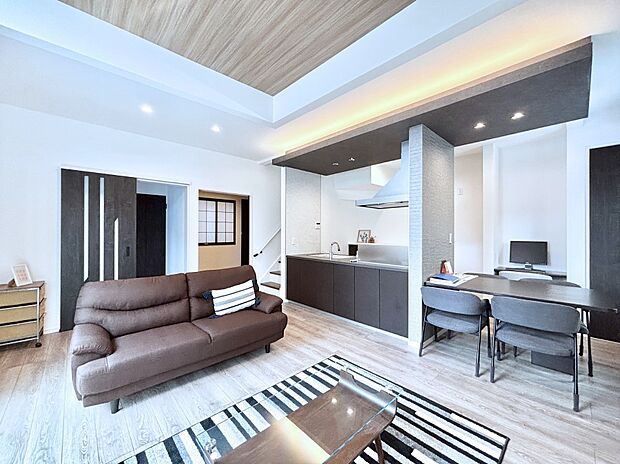 住む方の個性が引き出される、インテリアを考えるのが楽しみなリビングです！ 