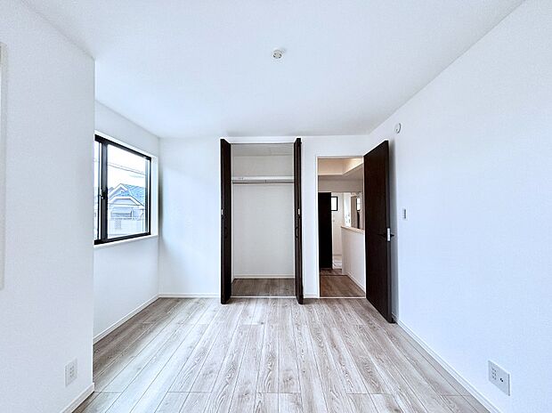 子供部屋にもおすすめな収納スペースたっぷりの居室