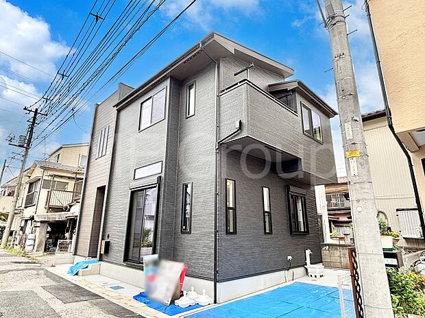 シンプルで落ち着きのある建物は住むかたの個性でオリジナルなものになっていきます。