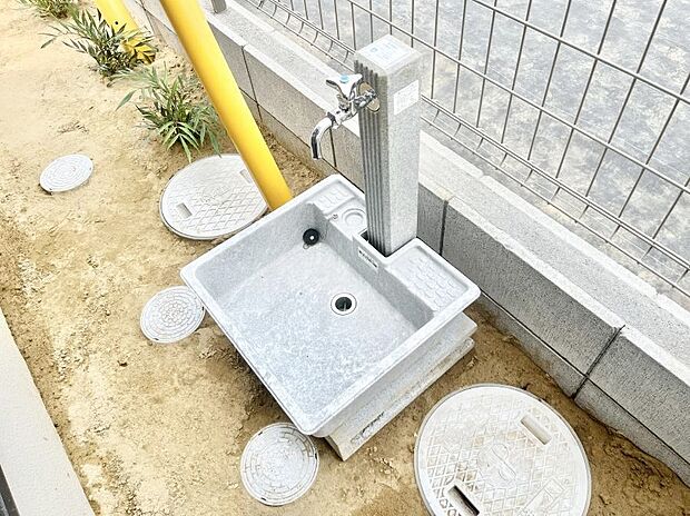 外水栓があると、庭のお手入れやちょっとした手洗い・洗車に便利です!