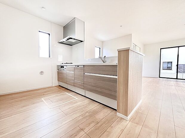 料理をしながらご家族との会話を楽しめる対面カウンターキッチン