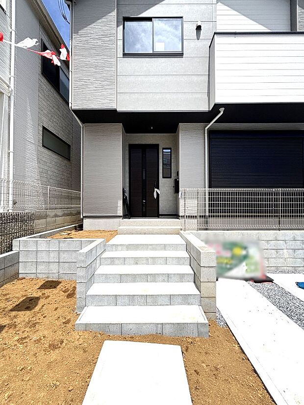 いつも気持ちよく家族を迎えられる玄関アプローチ