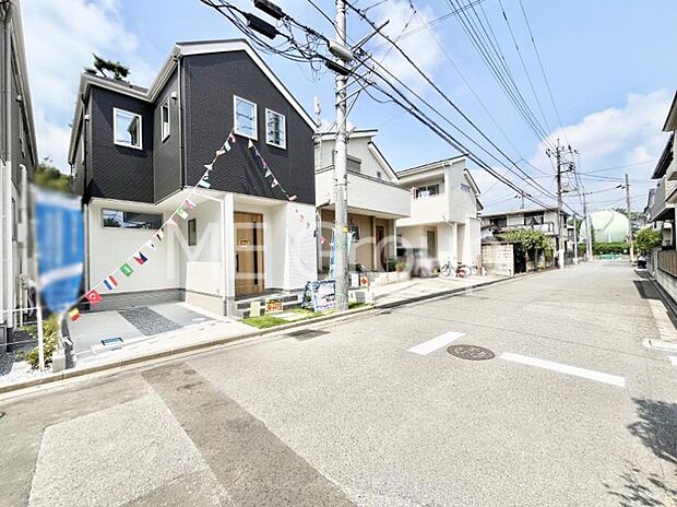 前面道路はきちんと整備されています