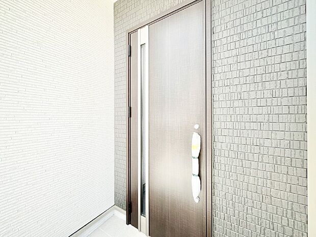 大切な家族、来客を出迎える玄関